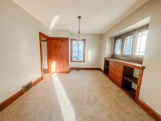 Foto del edificio - 4044 Asbury Dr