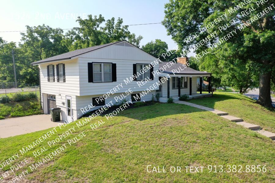 Foto principal - 1524 2nd Ave