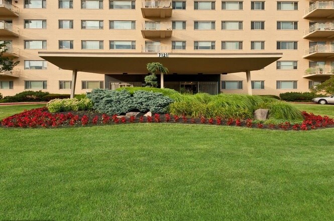 Foto principal - 7121 Park Heights Ave