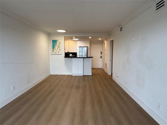 Foto del edificio - 2020 NE 135th St