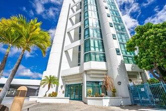 Building Photo - 745 Isenberg St