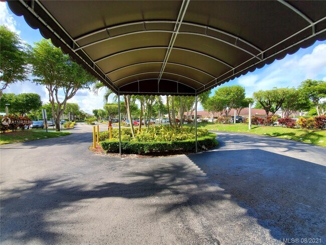 Foto del edificio - 14250 SW 62nd St