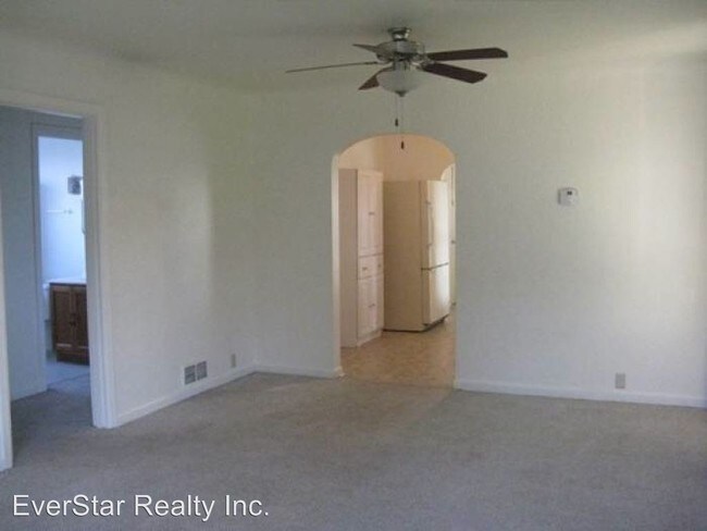 Building Photo - 4 br, 1.5 bath House - 1511 W. Yakima