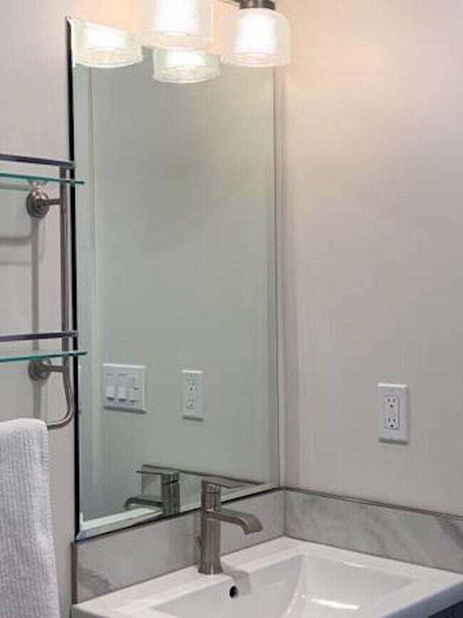 Foto del edificio - 935 Darien Way