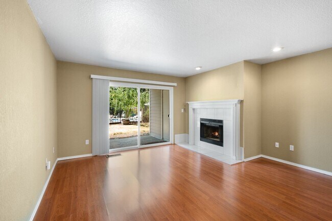Photo - 2bd/1.75ba Bellevue Condo