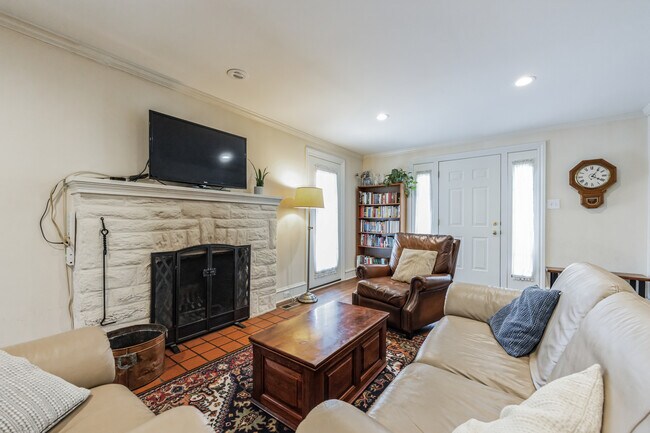 Foto del edificio - 531 Glenwood Rd