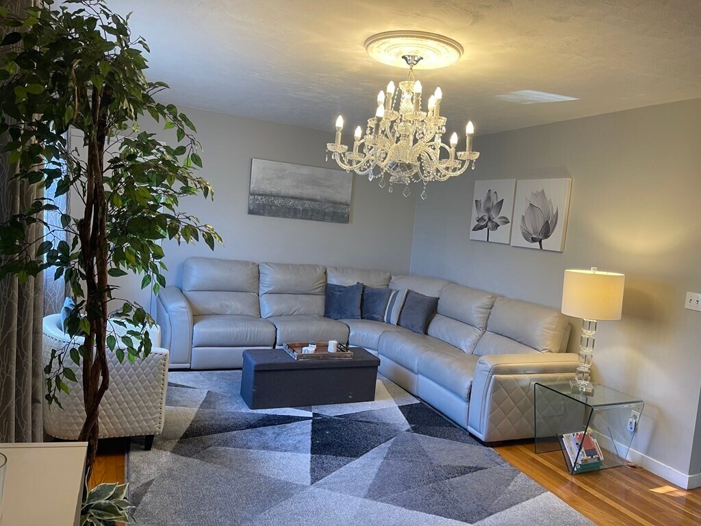 4 June St Unit 2, Worcester, MA 01602 Room for Rent in Worcester, MA