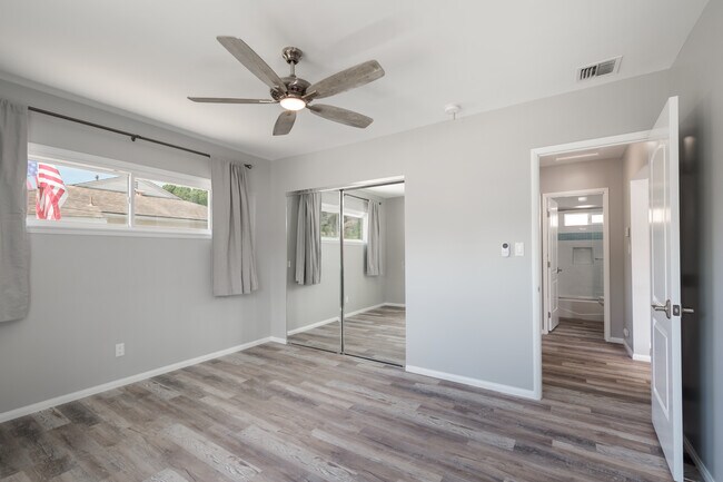 Building Photo - 6140 Sarita St