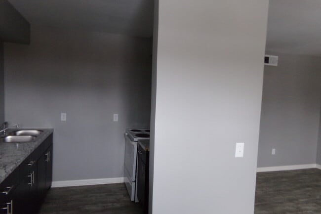 Building Photo - 1709 Lafayette Dr