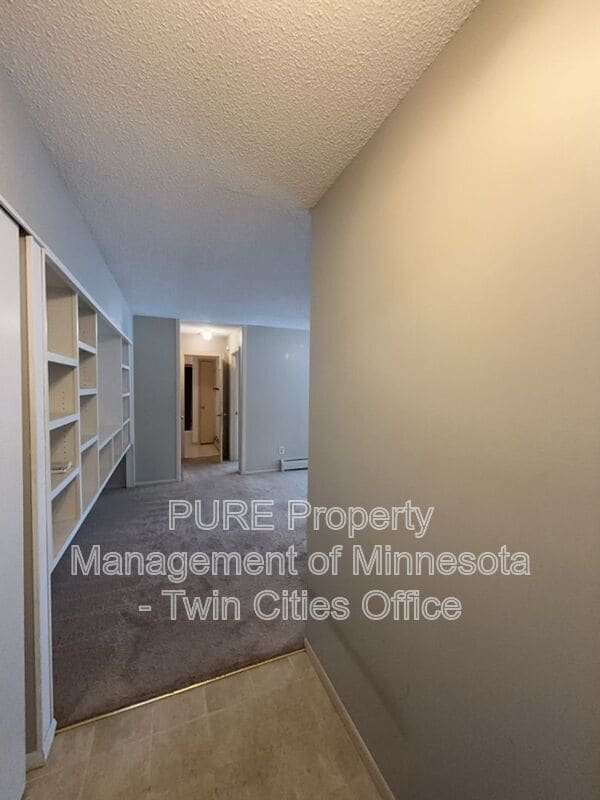 Building Photo - 1311 W 82nd St