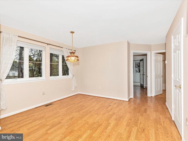 Building Photo - 606 Merridale Blvd