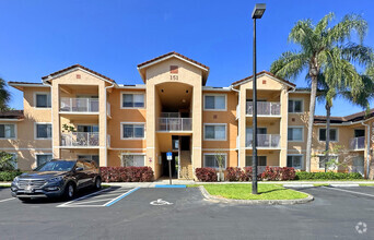 Building Photo - 151 SW Palm Dr