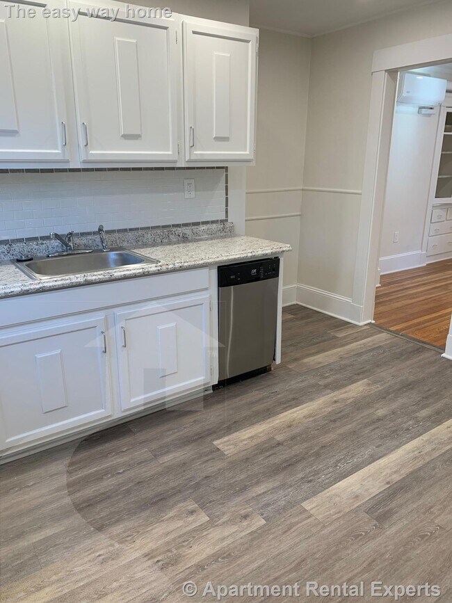 Building Photo - 25 Laurel St