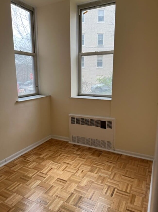 Building Photo - 4295 Webster Ave