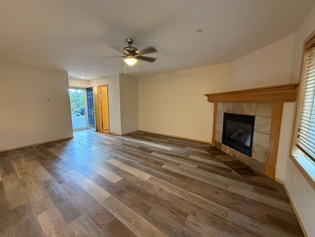 Foto del edificio - 3 Bedroom DuPont Home for Rent