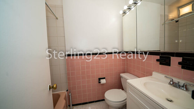 Building Photo - 1448 31st Rd