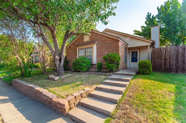 Foto del edificio - 2802 Bridge Lake Dr