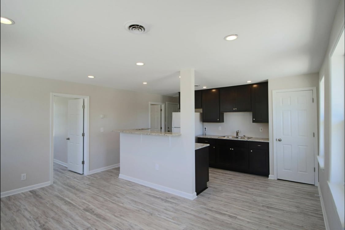 4023 E Elm Rd, Oak Creek, WI 53154 Apartments in Oak Creek, WI