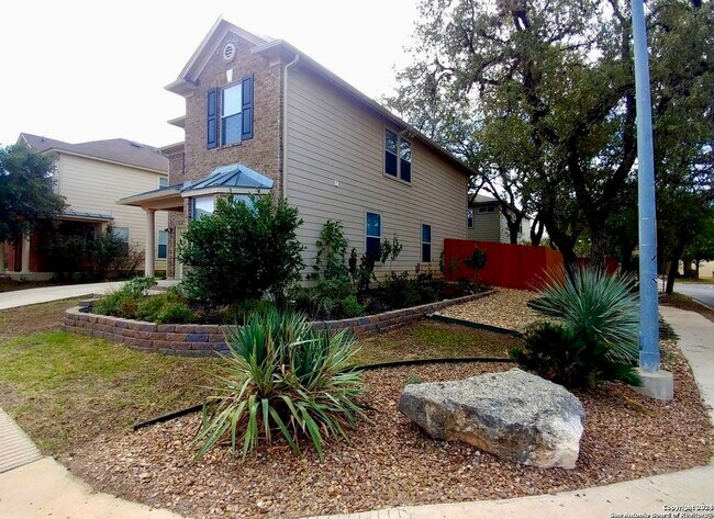 Building Photo - 146 Cindy Lou Dr