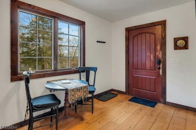 Building Photo - 7 Hillside Rd