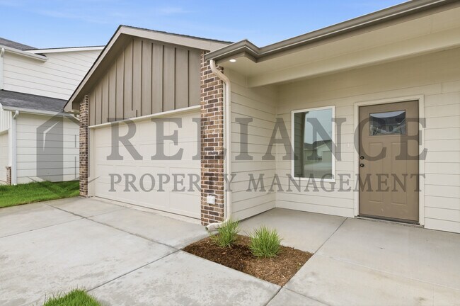 Building Photo - 157 N Gowen St