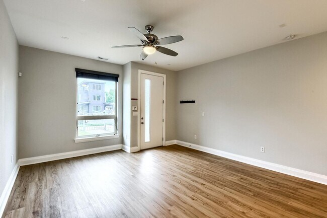 Foto del edificio - Three Bedroom Townhome in Denver