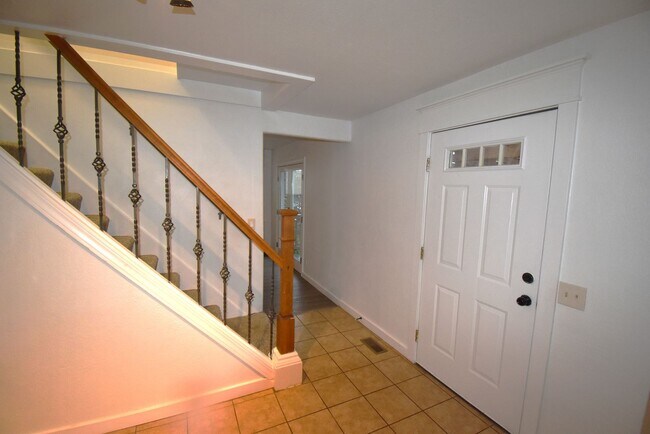 Foto del edificio - Move in special!  $1,500 off 1st months rent!