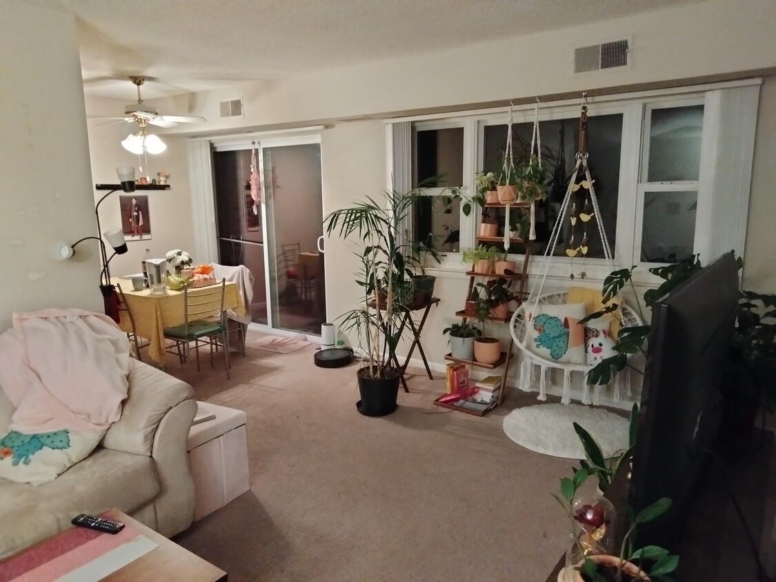 Primary Photo - 2131 King Arthurs Ct