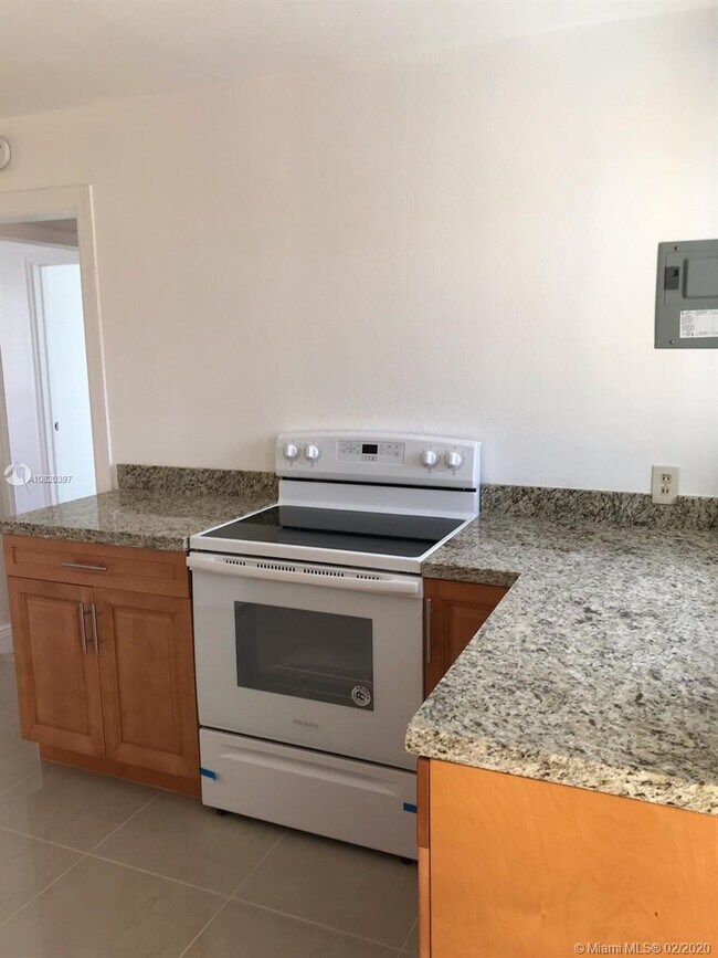 Foto del edificio - 1225 N J St