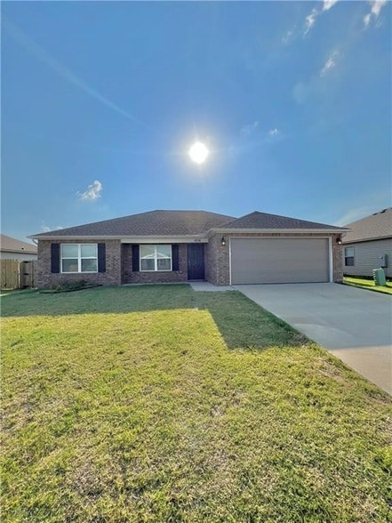 Photo - 414 Wood Creek St