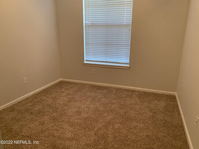 Building Photo - 7801 Point Meadows Dr