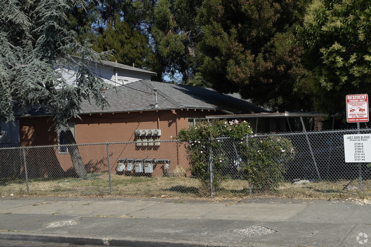 Building Photo - 2729-2749 Humboldt Ave
