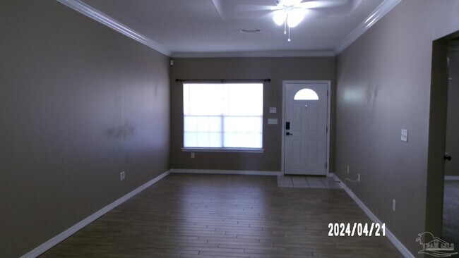 Foto del edificio - 7322 Mangum Dr