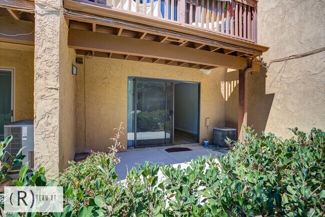 Foto del edificio - Irvine Condo Near Irvine Valley College 1 ...