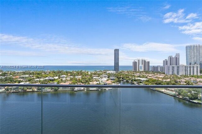 Foto del edificio - 19707 Turnberry Way