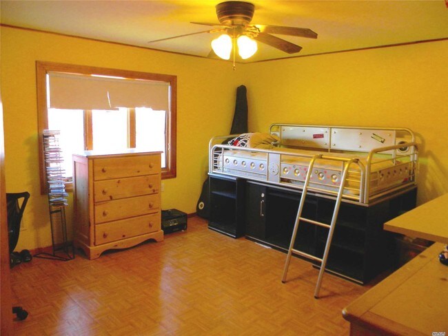 Building Photo - 26 Lowell Dr
