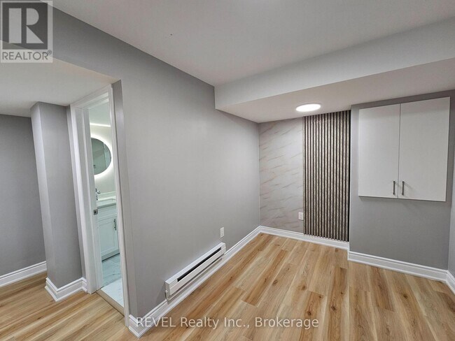 Photo du bâtiment - 16 Concord Dr