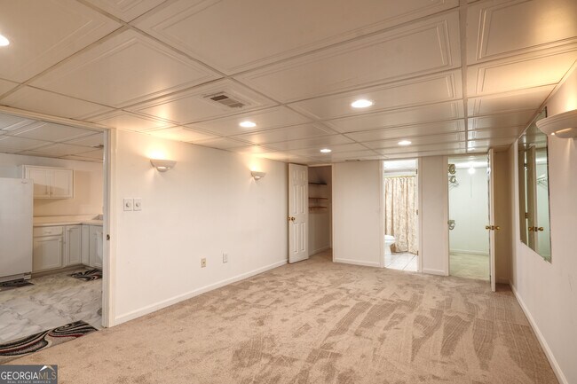 Foto del edificio - 5083 Chestnut Forest Ct