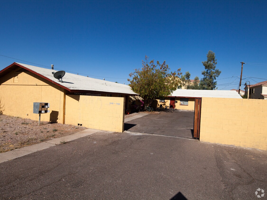 Primary Photo - 1440 S Stanley Pl