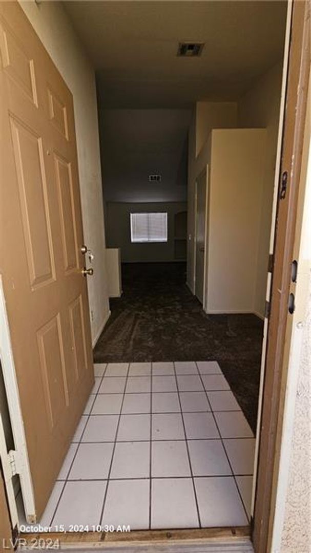 Building Photo - 4 BEDROOM 2 STORY HOME