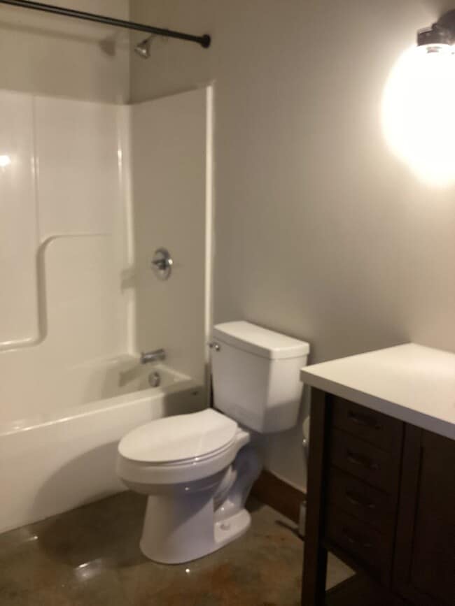 Building Photo - 1 Bedroom 1 Bathroom Apartment in Red Lion, PA