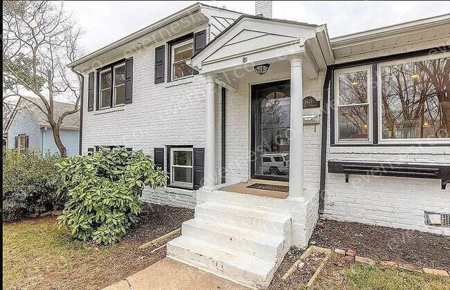 Building Photo - 4613 Stuart Avenue