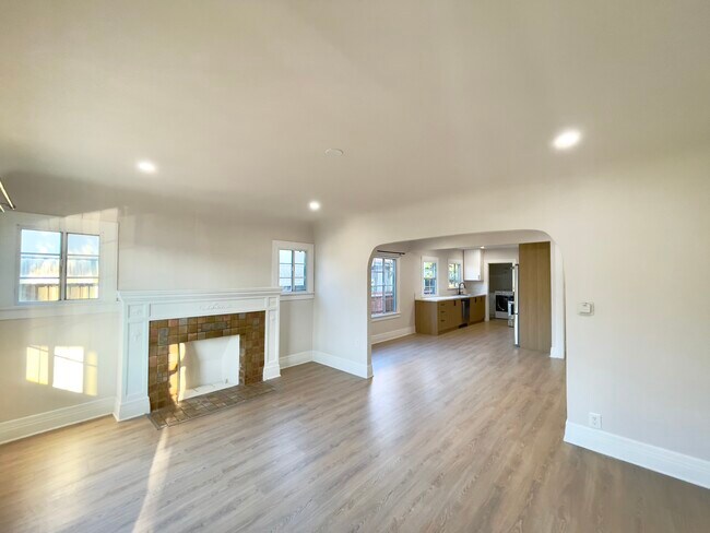 Foto del edificio - 2020 Browning Blvd
