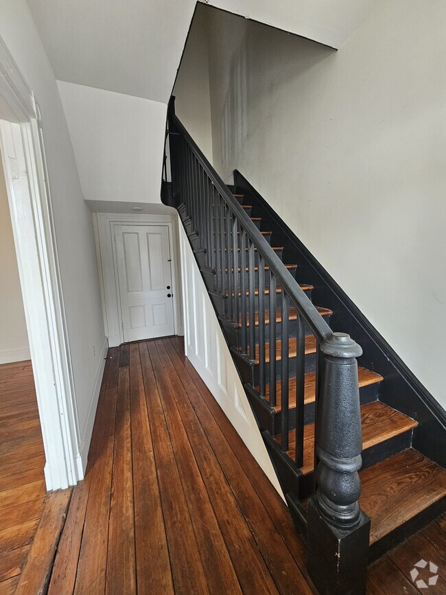 Building Photo - 308 E Leigh St