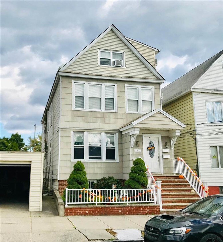 46 Garretson Ave, Bayonne, NJ 07002 House Rental in Bayonne, NJ