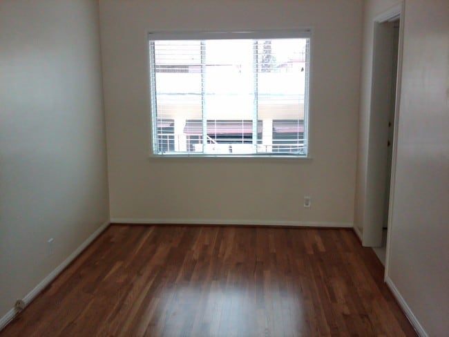 Dinning Room - 4630 Greenwood Pl