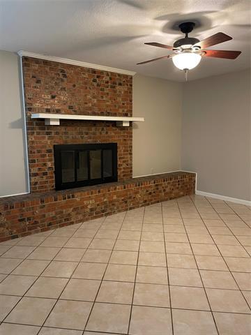 Building Photo - 2111 W Pearl St