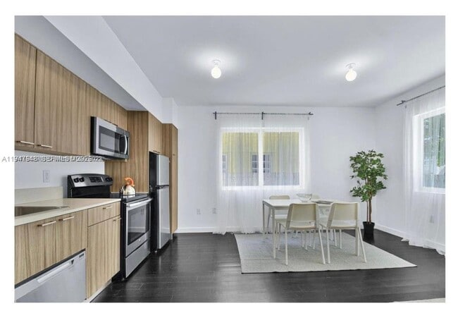 Foto del edificio - 557 Michigan Ave