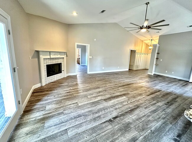 Foto del edificio - Waterfront home in Gulf Breeze- Coming Soon