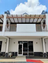 Building Photo - 9788 Clarewood Dr